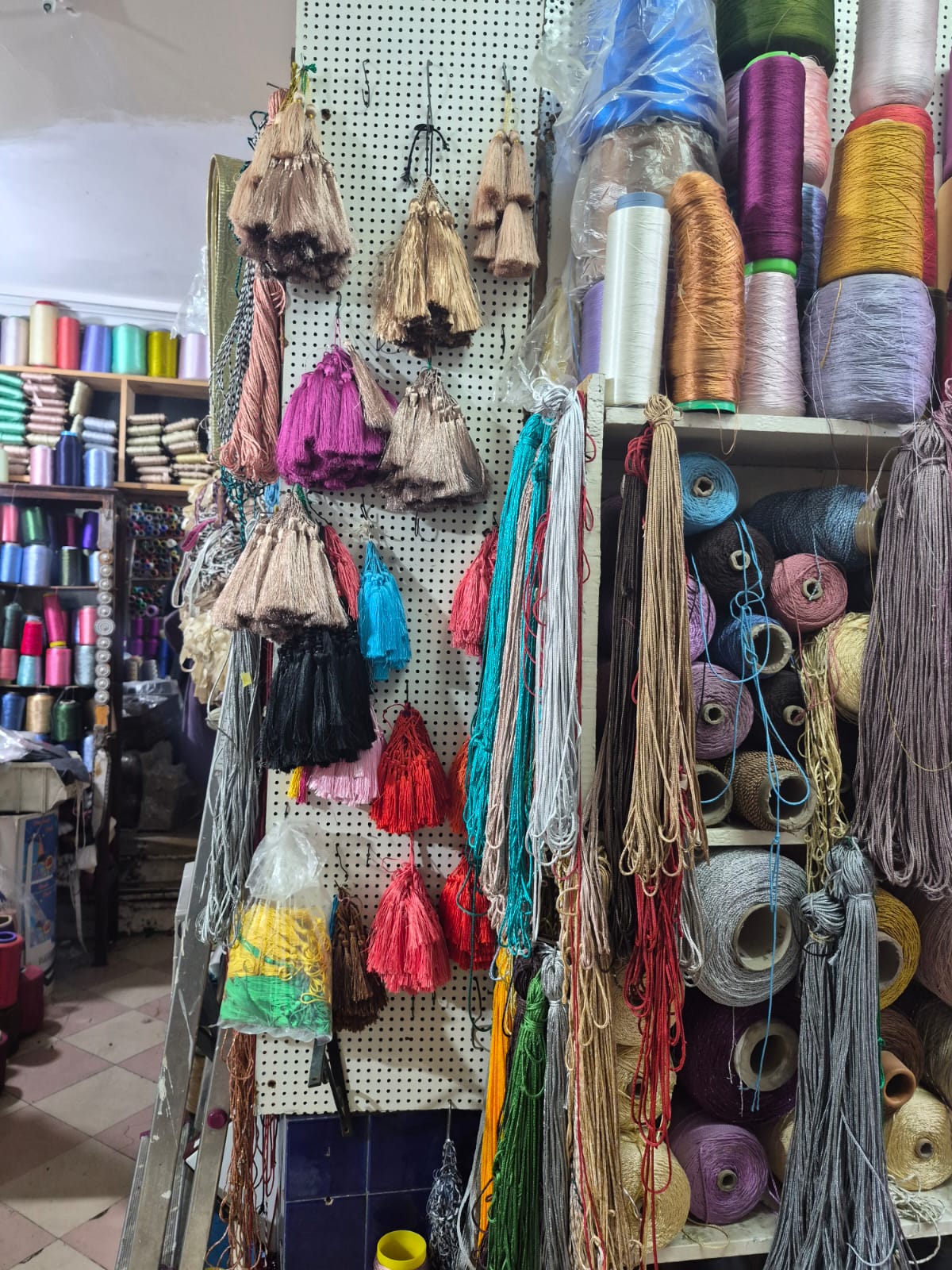 Petit magasin textile typique